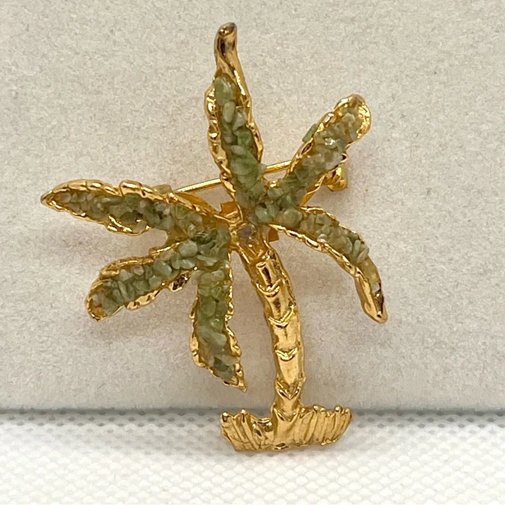 Vintage Tropical Palm Tree Gold Tone Green Faux Gemstones Brooch‎ Pin